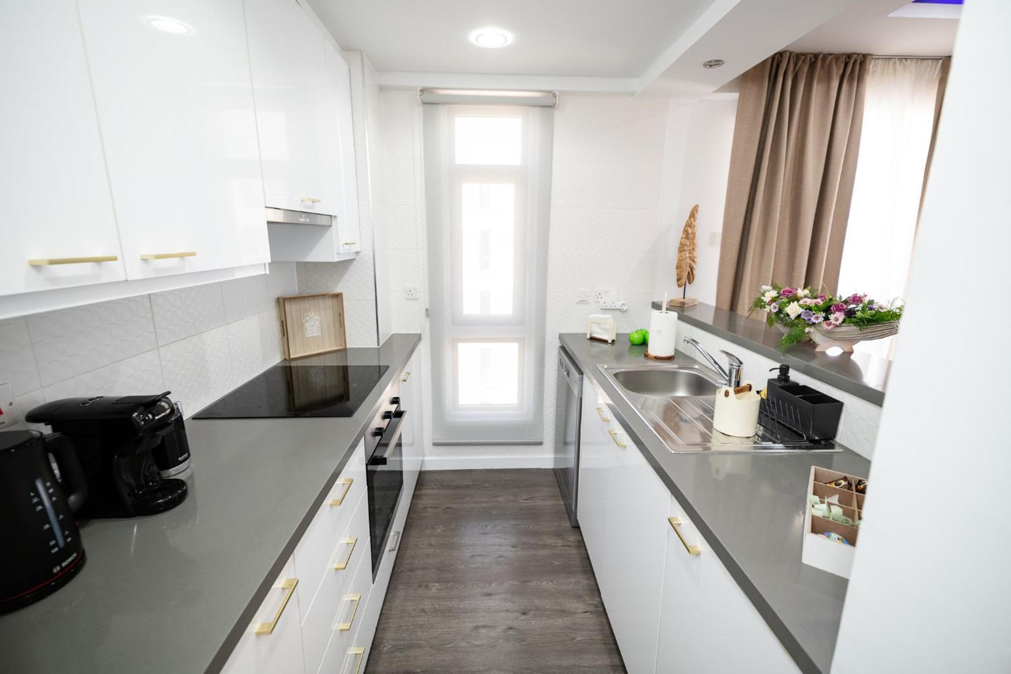 לרנקה Lazuli Beachfront Sea View Ap144 מראה חיצוני תמונה